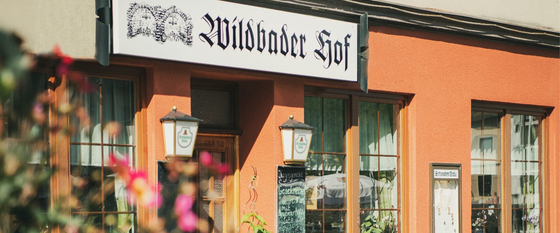 Ansicht auf den eingangsbereich des restaurants wildbader hof