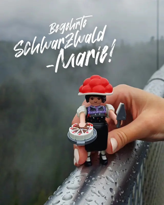 Sie sind zurück! 🎉 
Schwarzwald Maries – jetzt im Besucherzentrum der WILDLINE in Bad Wildbad erhältlich 🛍️🌲Limitierte Stückzahl, schnell sein lohnt sich! ⏳
Wichtig:
Max. 2 Stück pro Person ⚠️
Verkauf nur vor Ort im Besucherzentrum 🏠
Kein Versand, keine Bestellungen/Reservierungen 🚫
Nur solange der Vorrat reicht ✅
#WILDLINE #SchwarzwaldMarie #BadWildbad #Schwarzwald #Hängebrücke #Souvenir #Abenteuer #Naturerlebnis