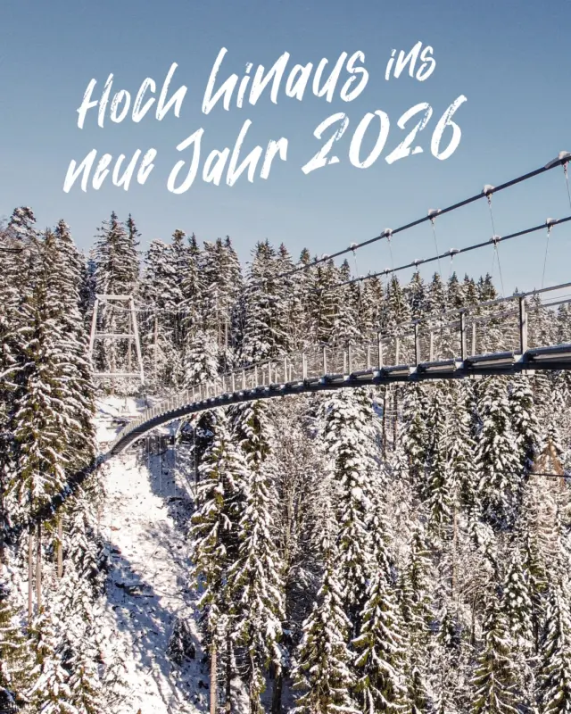 Neues Jahr, neues Abenteuer auf der WILDLINE! 🎆🌲

Möge dein 2026 so aufregend, schwindelerregend und magisch werden wie der erste Schritt über unsere Spannweite hoch über Bad Wildbad. Wenn unter dir die Schlucht versinkt, über dir der Sternenhimmel funkelt und der Schwarzwald zu deinen Füßen liegt, wird aus einem Moment pures Glücksgefühl – das musst du erleben! ✨🌉

Zum Jahresstart taucht der Lichterzauber die WILDLINE in ein funkelndes Winter-Paradies: Komm vorbei, atme die klare Schwarzwaldluft, spür den Nervenkitzel auf jeder Planke und starte lebendig, mutig und voller Vorfreude ins neue Jahr. ❄️❤️

Markiere die Menschen, mit denen du dieses Naturerlebnis teilen willst – und macht 2026 zu eurem Abenteuer!

#WILDLINE #BadWildbad #Neujahr2026 #Hängebrücke #Schwarzwald #Nervenkitzel #Glücksgefühl #Lichterzauber #DasMusstDuErleben #Abenteuer