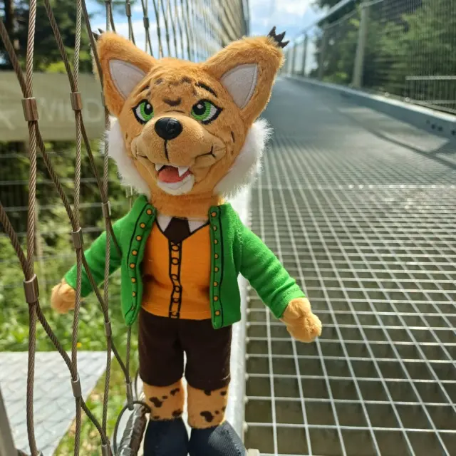 Unser Maskottchen Lenny Luchs zaubert jedem Gast ein Lächeln ins Gesicht und bringt nicht nur Kinderaugen zum leuchten! 💚

Nun gibt es unseren Lenny als kuscheliges Plüschtier zu kaufen und ihr könnt ihn mit nach Hause nehmen! Schaut in unserem Besucherzentrum vorbei und holt euch euren eigenen Lenny. 

Du kannst nicht persönlich vorbei kommen? 
Kein Problem - wir verschicken Lenny auch gerne gegen Portoübernahme zu euch nach Hause. 📦💌

Meldet euch gerne per Mail unter: willkommen@wildline.de 

 #Plüschtier #erinnerungen #maskottchen #memory #badwildbad #wildline