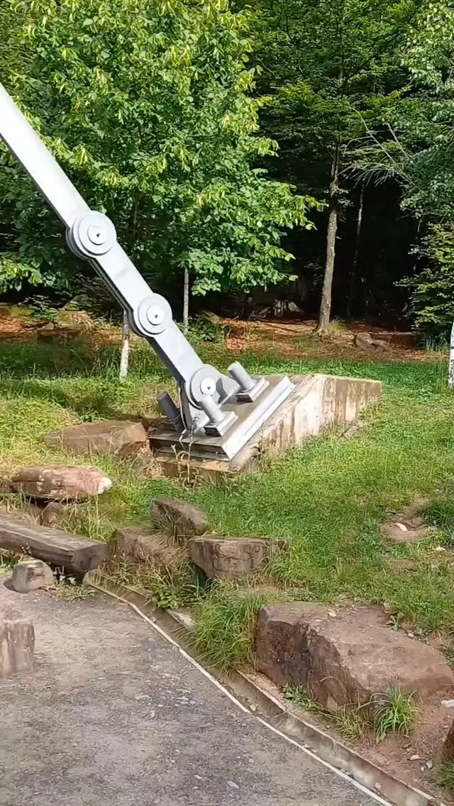 Die ersten Schritte auf der WILDLINE sind vielleicht noch unsicher und ungewohnt. Vielleicht auch etwas wackelig. 👣

In der Mitte wirst du dann aber von einer einzigartigen Aussicht belohnt! 🌲🌄

Erlebe das Glücksgefühl in dir wenn du die Hängebrücke überquert hast!

Ein Erlebnis, das in Erinnerung bleibt! 💚

#wildline #badwildbad #erinnerung #abendteuerlust #aussicht